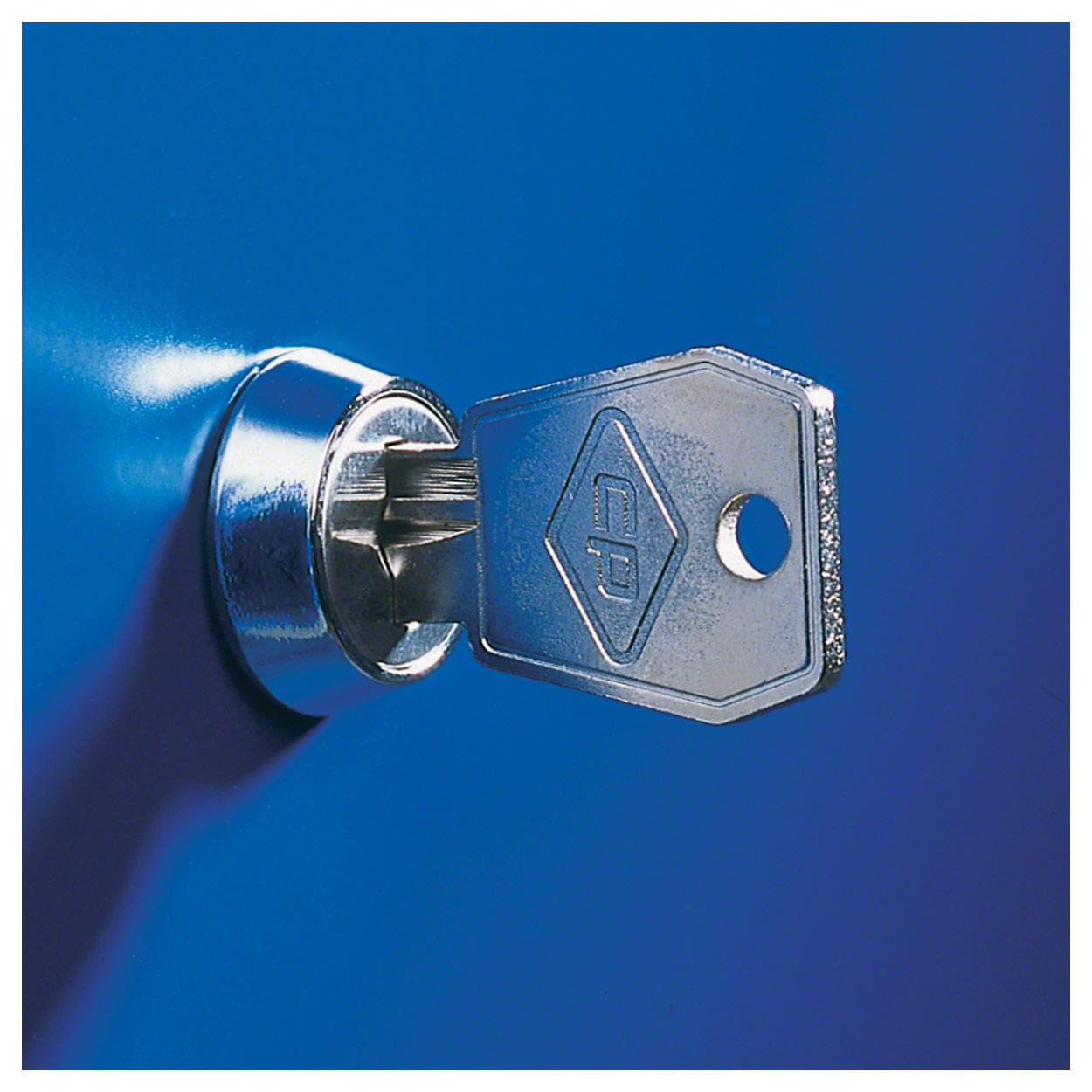 Main locking system for locker and wardrobes, each with one compartment