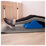 Image shows Leg support triangle LxWxH 45x35x16 cm