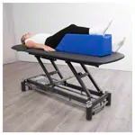Image shows Positioning wedge with flat leg recess, L x W x H 75 x 20 x 22 cm