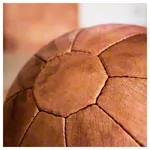 Image shows ARTZT Vintage Series leather medicine ball, 1 kg