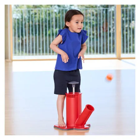 Gonge ball launcher with 5 balls for children