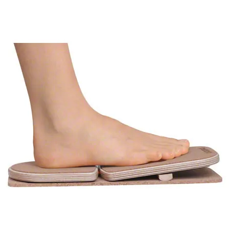 Pedalo foot and leg axle trainer