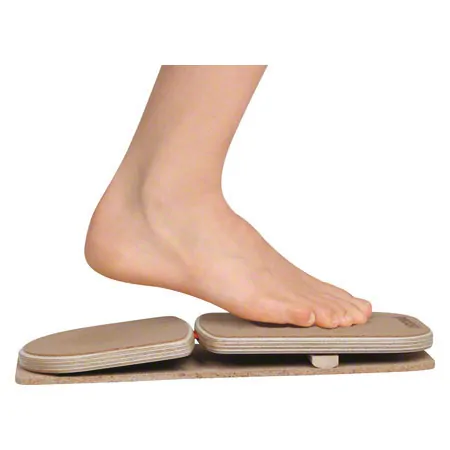 Pedalo foot and leg axle trainer