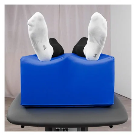 Positioning wedge with 2 flat leg recesses, L x W x H 75 x 42 x 22 cm