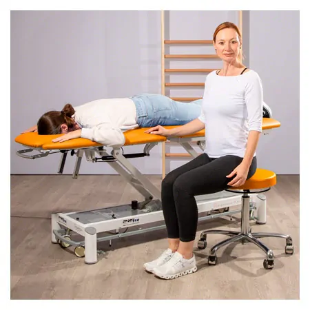 Rotatory stool exclusive with comfort padding and wheels