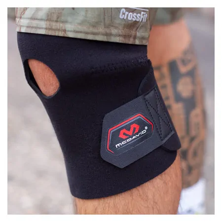 McDavid Knee Support with kneecap opening made of neoprene, One Size