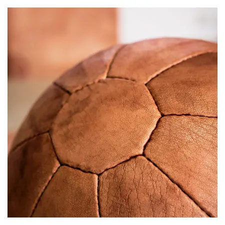 ARTZT Vintage Series leather medicine ball, 1 kg