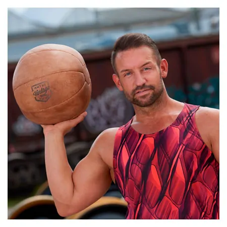 ARTZT Vintage Series leather medicine ball set 6 pcs., 1-5 kg