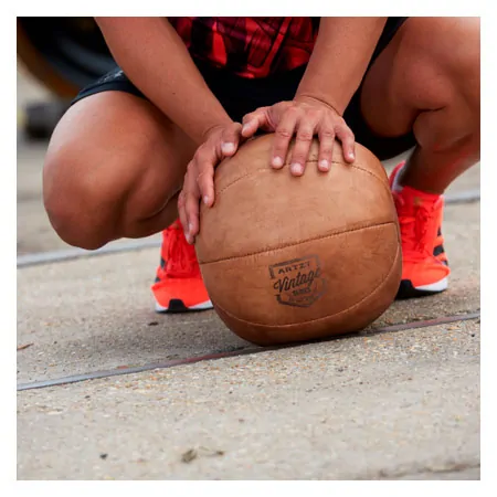 ARTZT Vintage Series leather medicine ball set 6 pcs., 1-5 kg