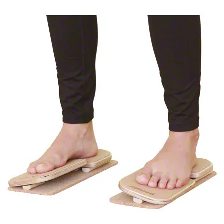 Pedalo foot and leg axle trainer